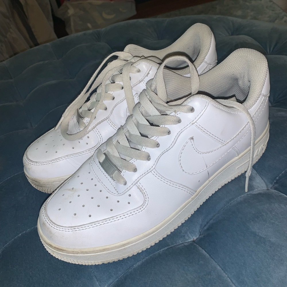 White Nike Air Force 1’s